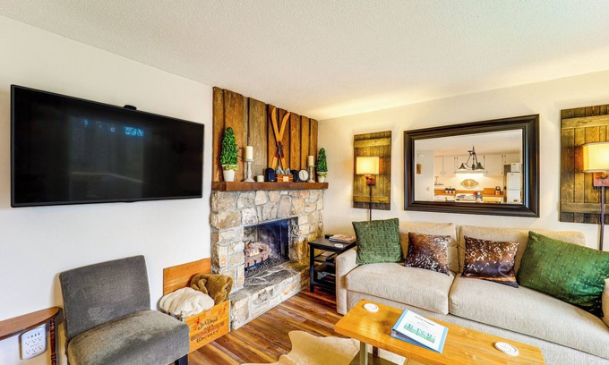 Sugar Mountain Condominio | Hike, Sip & Stay: Sugar Mountain Getaway