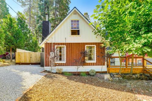 Twain Harte Casa | Hike, Ski and Fish Charming Cabin in Twain Harte!