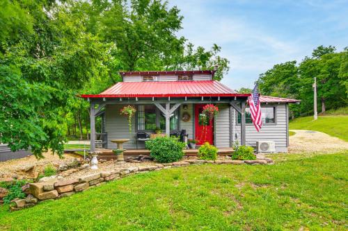 Roach Casa | Hike, Swim and Fish Lakefront Cabin in Roach!