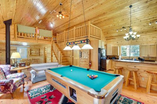 Deadwood Casa | Hike, Unwind and Bring Your Pet Deadwood Cabin!