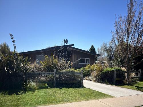 Albert Town Casa | Hikuwai Family Retreat - Albert Town Holiday Home