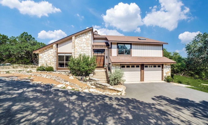 Cross Mountain Casa | Hill country Hidden Haven