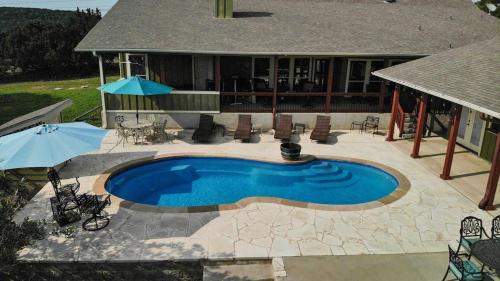Leander Casa | Hill Country Hideaway w/pool, firepit, gym-28 miles from Downtown!