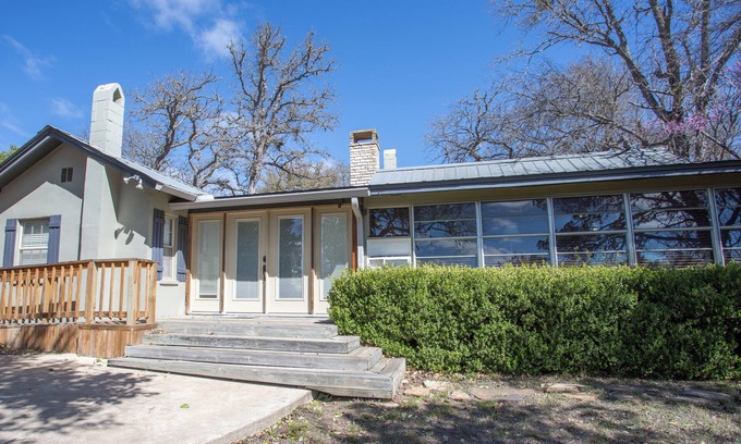 Ingram Cabina | Hill Country Retreat 2 Bedroom 2 Bath