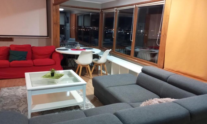 Apahida Casa | Hill House with City view