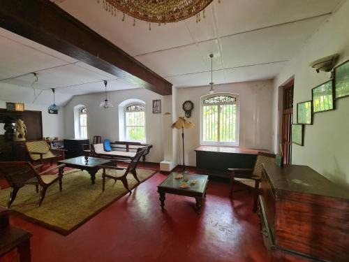 Thiranagama Complejo | Hill Side Kings Villa (Colonial Bungalow)