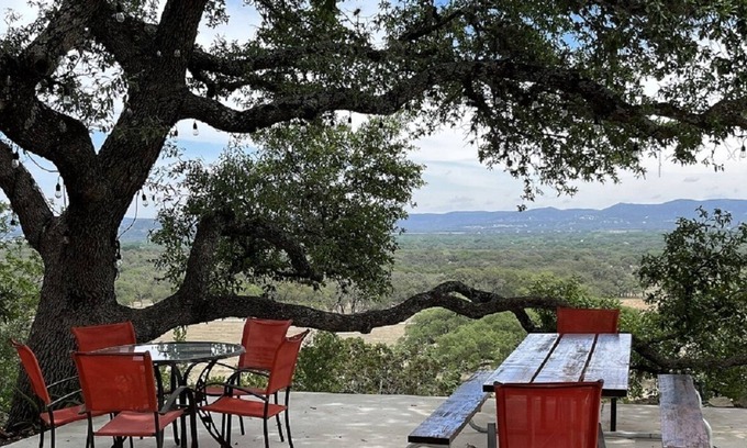 Utopia Casa | Hill-Top Oasis with Private pool and Hot tub Minutes from Garner and Lost Maples