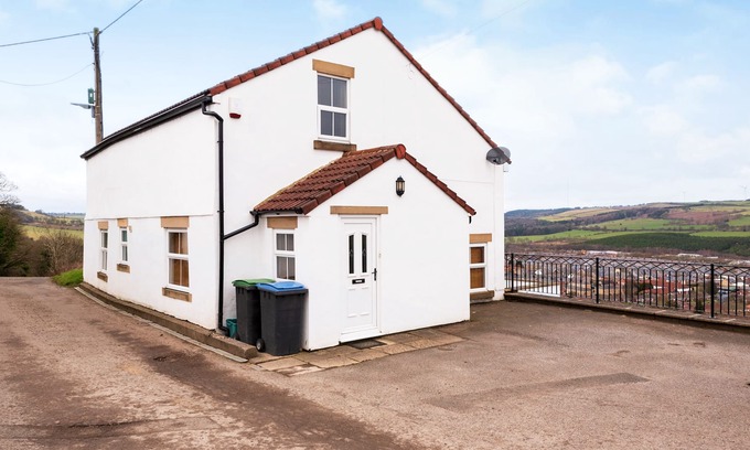 Langley Park Cabaña | Hill Top Stables, a short drive from Durham City with beautiful views