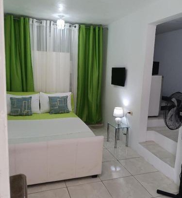 Tower Isle Casa | Hill Veiw Rooms
