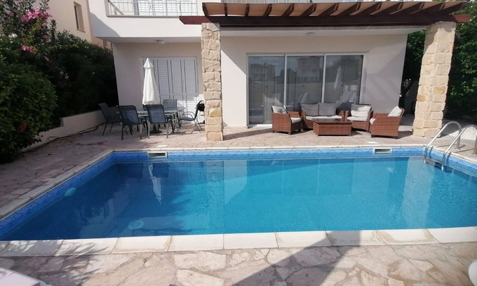 Tala Villa | Hillcrest Holiday Villa - Lovely 3 bed / 3 bath villa in Peyia
