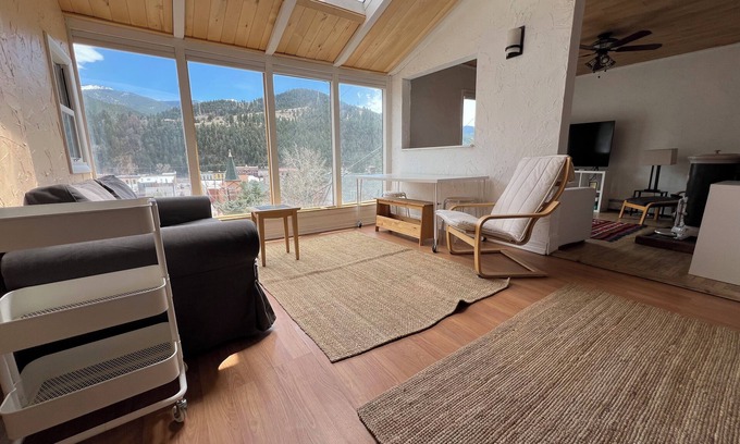 Idaho Springs Casa | Hillside 3-bedroom House - spectacular views and light - wonderful Idaho Springs