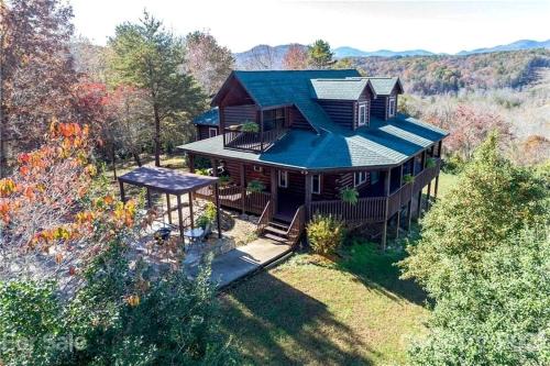Rutherfordton Casa | Hillside Haven Cabin - Amazing Views with Hot Tub, Rutherfordton, NC