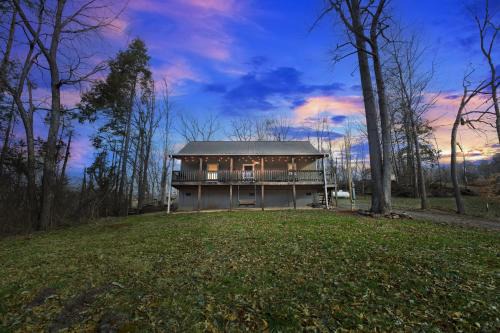 Elizabethton Casa | Hillside Hideaway cabin