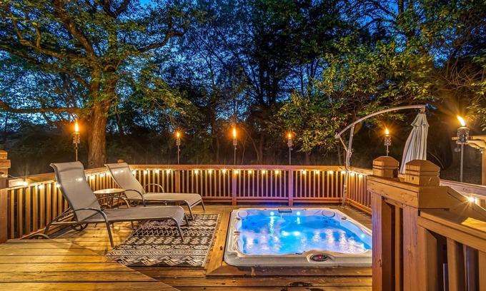 Eva Mor Heights Casa | Hillside Hot Tub Hideaway! King Bed / Fire Pit