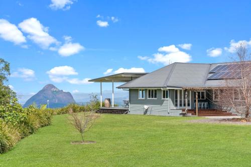 Bald Knob Casa | Hillside House at Bald Knob