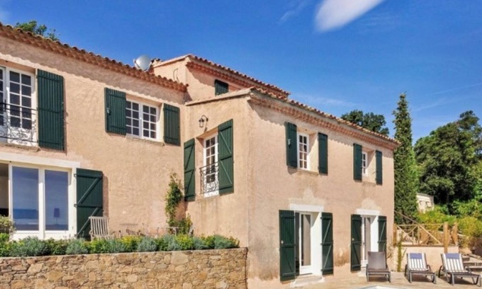 La Garde-Freinet Villa | Casa de pueblo renovada, en una ladera, con piscina privada y vistas impresionantes