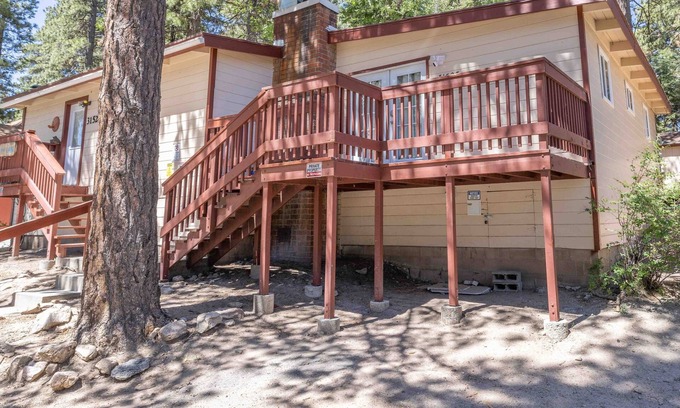 Running Springs Cabina | Hilltop cabin-14 mins from Lake arrowhead +12 mins from Snow Valley Ski Resort
