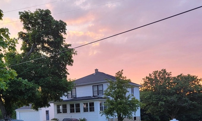 Irving Casa | Hilltop Estate Minutes from Sunset Bay Beach & Cattaraugus Creek