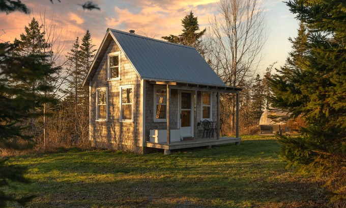 Lunenburg County Cabina | HillTop Farm Cottage