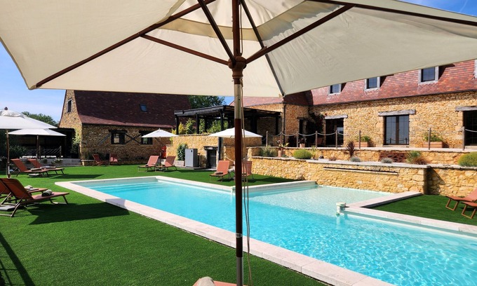 Castelnaud-la-Chapelle Chalet De Esquí | View of Le Vallon - 3 bedroom Gite de Charme