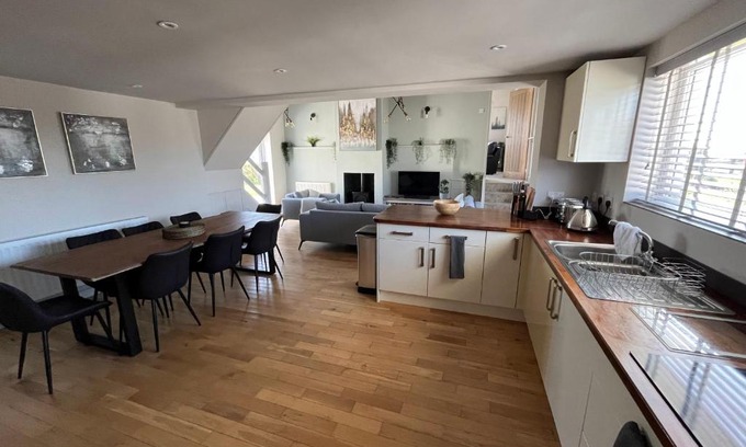 Rhoscolyn Casa | Hilltop