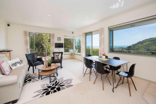 Nelson Casa | Hilltop Getaway