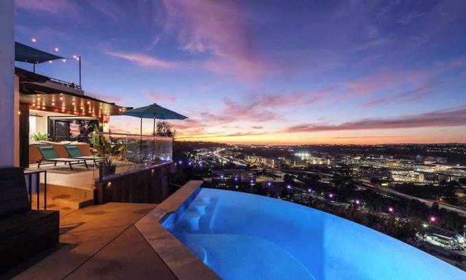 University Heights Casa | Hilltop Haven with Infinity Pool