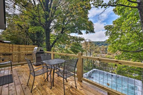West Jefferson Casa | Hilltop Hideaway with Scenic Views and Hot Tub!