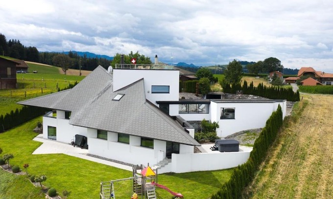 Oberbutschel Apartamento | Hilltop Luxury Villa