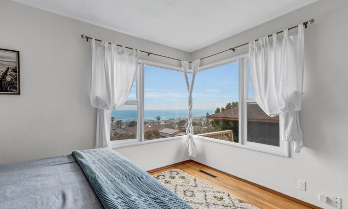 Sunset Cliffs Casa | Hilltop Villa Offering Uninterrupted Ocean Vistas