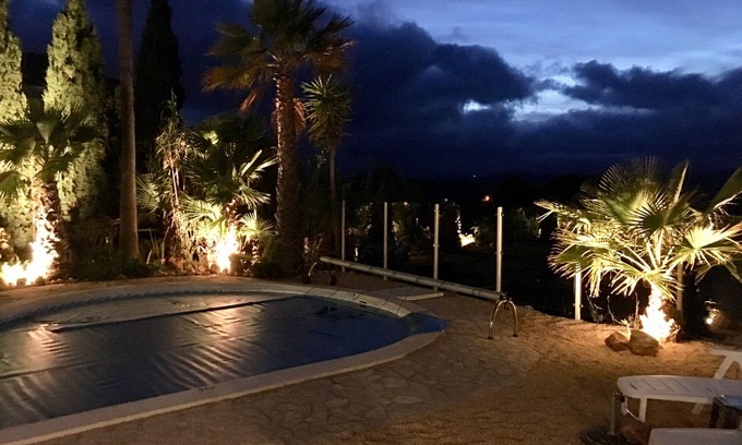 Silves Villa | Villa en la cima de la colina con impresionantes vistas y hermosa piscina. Inc. aire acondicionado,
