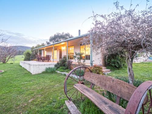 Strath Creek Casa | Hillview, Halls on Falls Homestead