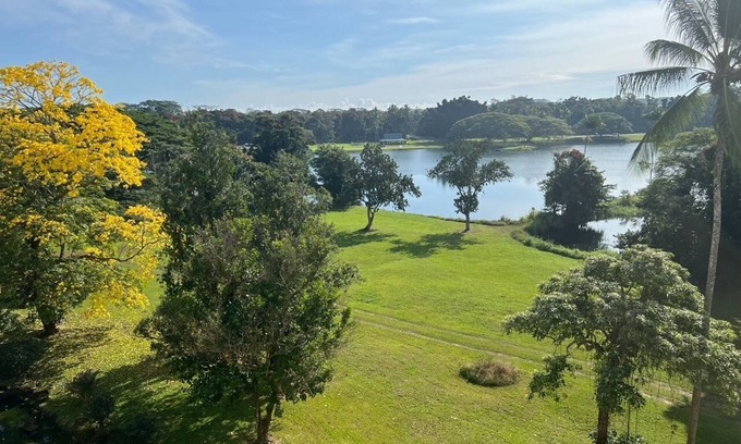 Hilo Condominio | Hilo's Finest 2 bd Condo - Pool, A/C, Views!