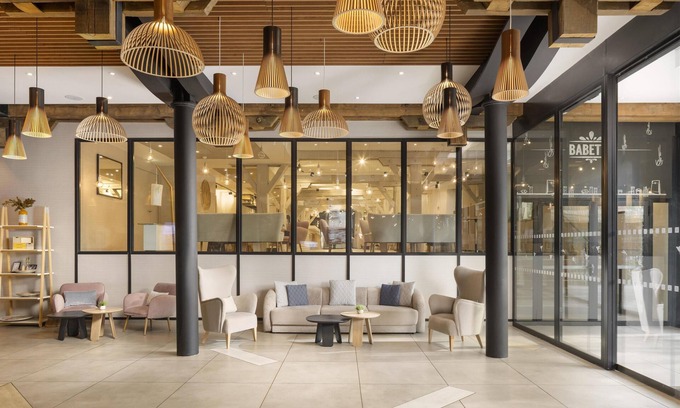 Quartier du Pont-de-Flandre Hotel | Hilton Garden Inn Paris La Villette