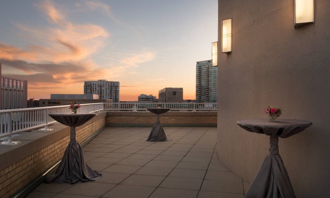 Evanston Hotel | Hilton Orrington / Evanston