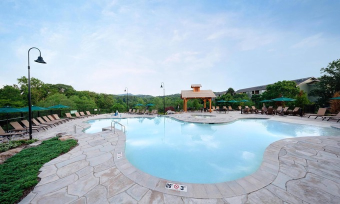 Pigeon Forge Hotel | Mill Springs Lodge