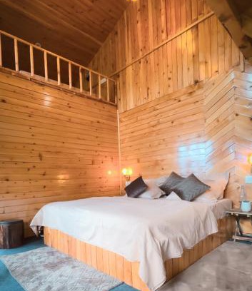 Banjar Chalet De Esquí | Himalayan Quail Nest By Woodoo Treehouse and Cottages
