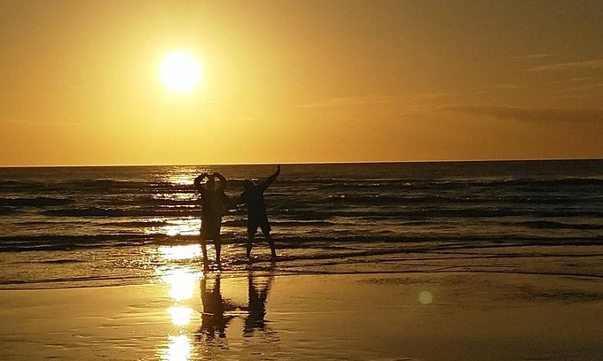 Himatangi Beach Cabaña | Himatangi's Wee Hoose