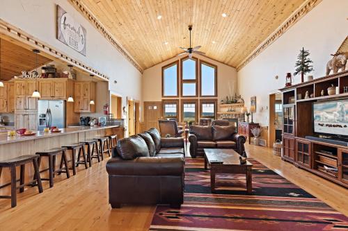 Island Park Casa | Hint of Heaven
