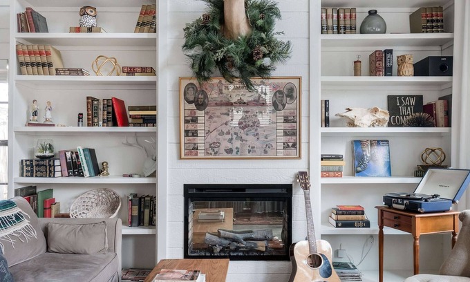 Cleveland Park Cabaña | Hip, Cozy Cottage with a Fire Pit in Cleveland Park