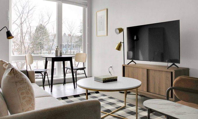 Forest Hills - Woodbourne Apartamento | Hip Jamaica Plain Studio w/ Gym & W/D, near Orange Line, by Blueground