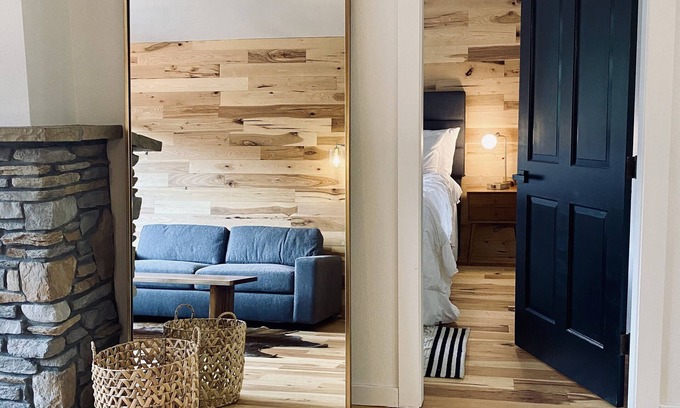 Mammoth Lakes Condominio | Hip Modern Cabin in The Village