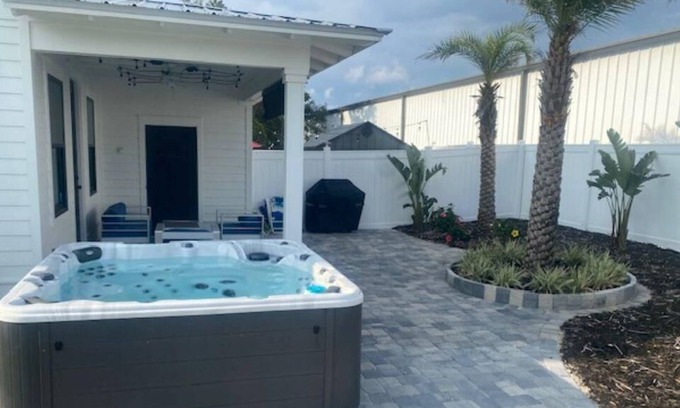 Bahama Beach Casa | Hip-Nautic - Beautiful Home - Private Hot Tub!