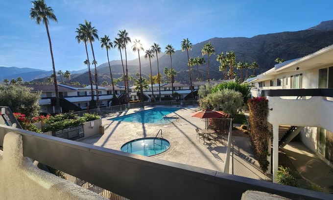 The Mesa Condominio | Hip Palm Springs Condo minutes from Downtown, Casino, Hiking Trails, and more!!