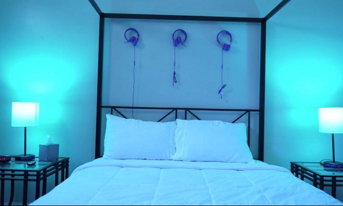 Douglasville Casa | Hip Rock Music Themed House