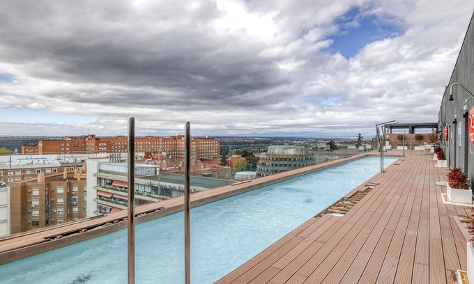 Vallehermoso Apartamento | Hip Vallehermoso 2BR w/ Gym & Pool nr Ciudad Universitaria, by Blueground