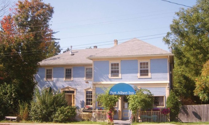 Port Albert Casa | 6 dormitorios Histórico Inn Alquiler Alquiler de vacaciones en el hermoso Port Albert, Ontario