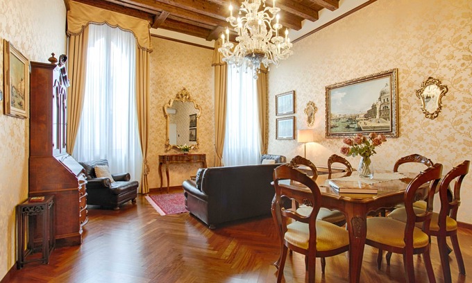 Dorsoduro Apartamento | Apartamento histórico de lujo del siglo XIV.