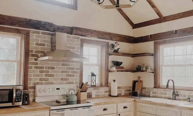 Lenox Dale Otro | Historic 1817 Berkshire Farmhouse- Close to Everything!