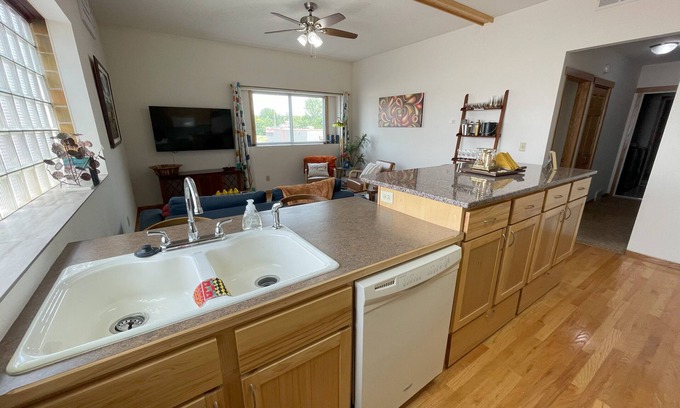 Montgomery Casa | Historic 1893 Brewhouse Solarium Loft – Sun‑Drenched Mid‑Century Modern Retreat